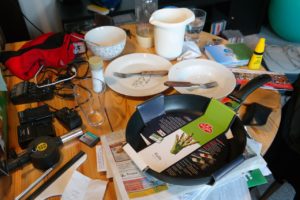 Clutter prevents us from finding balance Clutter can cause us to tense up instead of feeling focused and relaxed.
